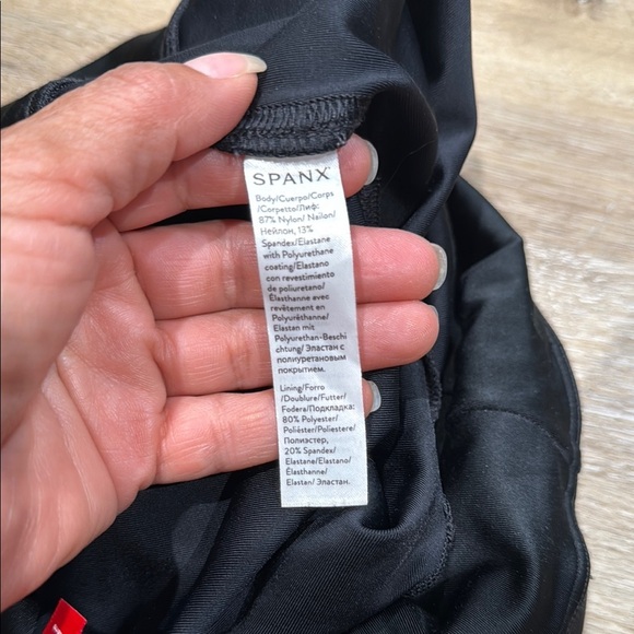 SPANX Size  L Black Form-Fitting Leggings with High-Rise Waistband Faux Leather - Picture 8 of 9